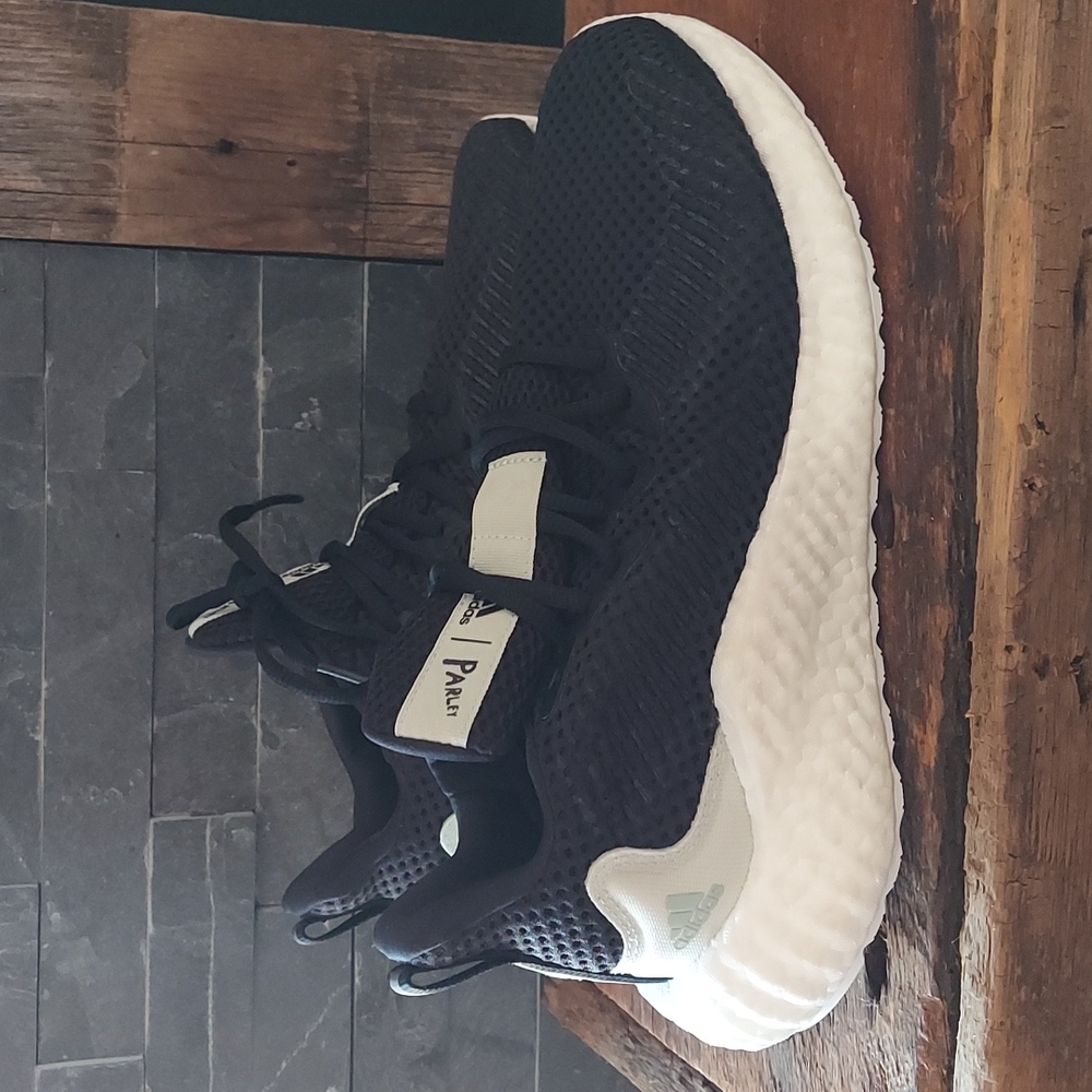 Adidas Alphaboost Parley [Black+White] sneakers